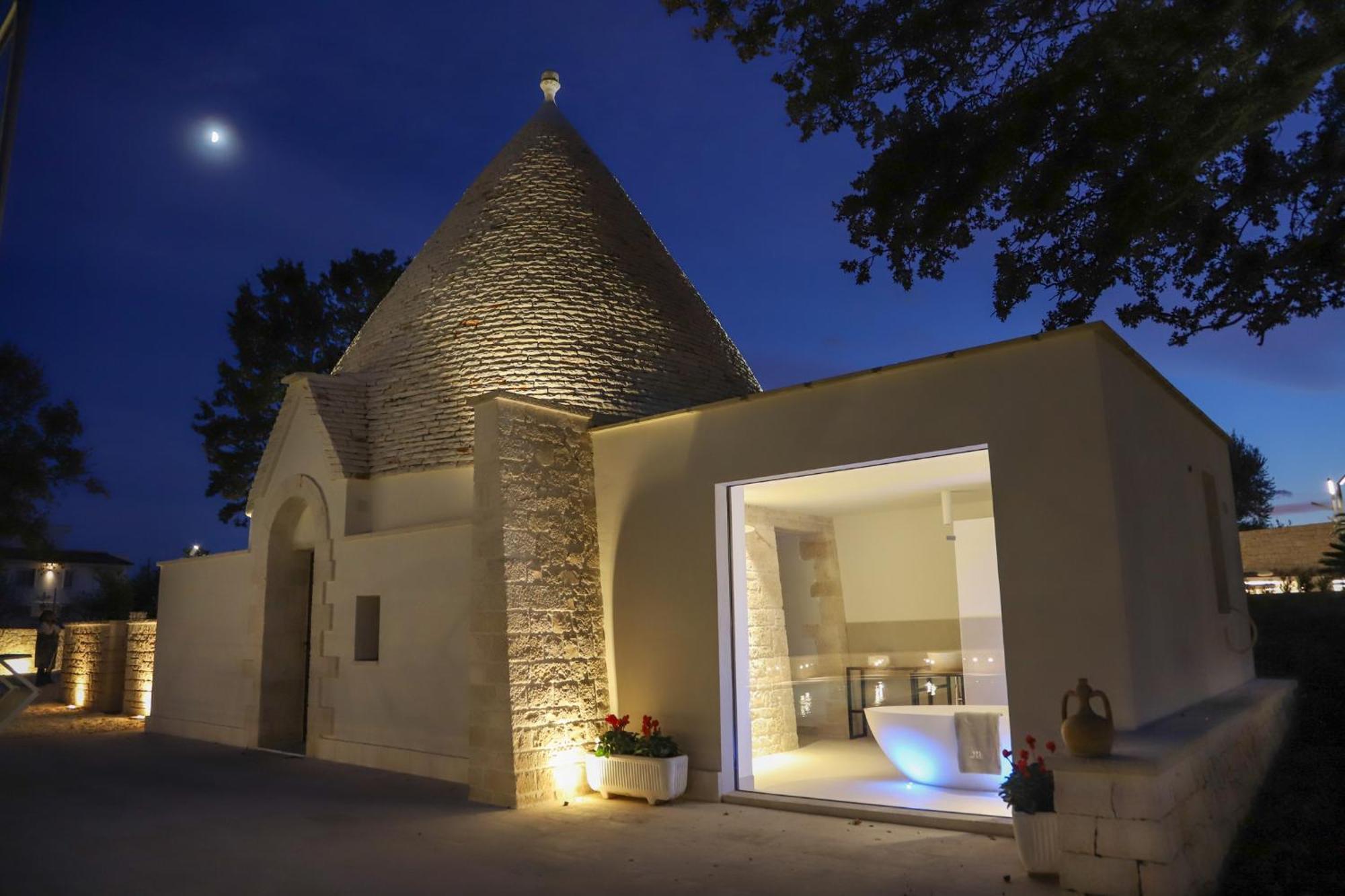 Td Trullo Roverella Charming Trullo With Pool Castellana Grotte Exteriör bild